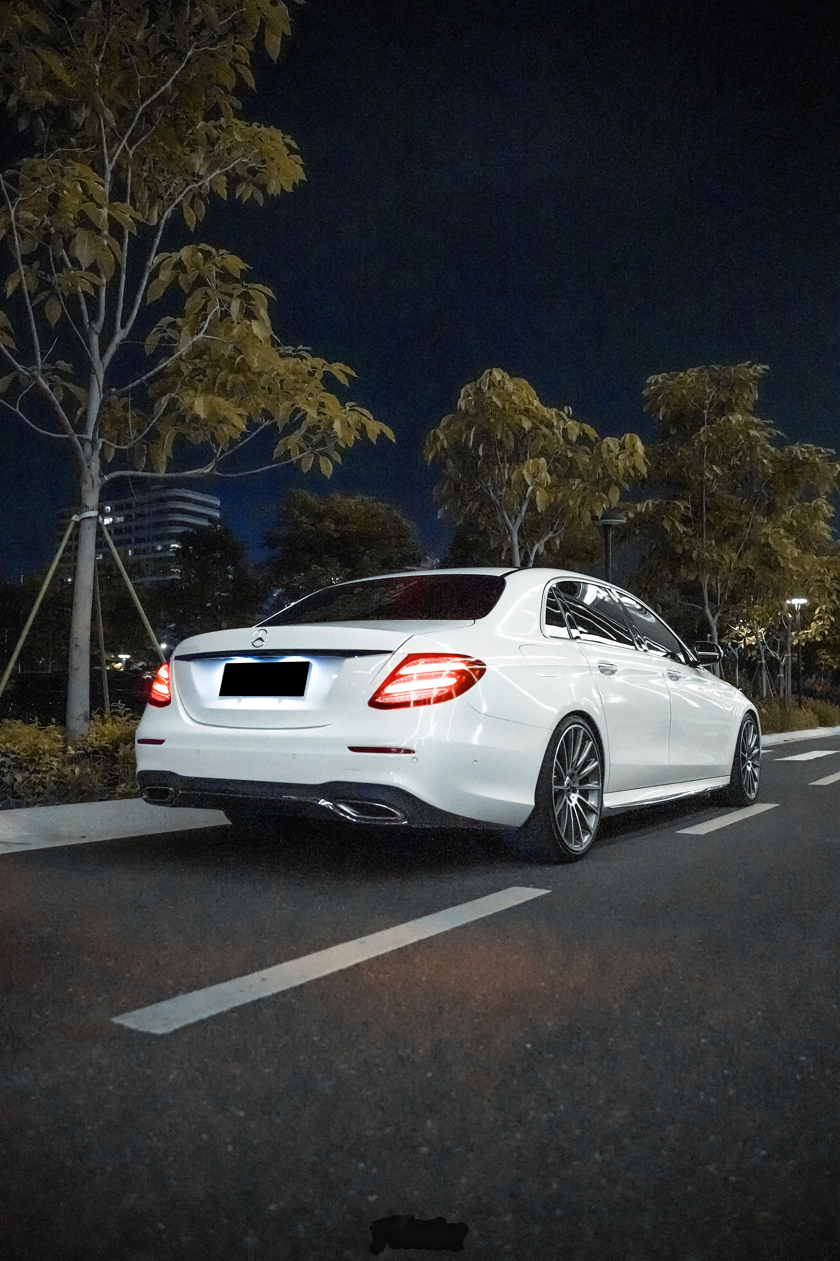 壁纸 汽车 赛车 2720_4080 竖版 竖屏 手机