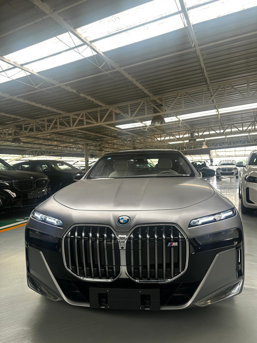 近200万的电车 宝马你是疯了吗_宝马i7社区_易车社区