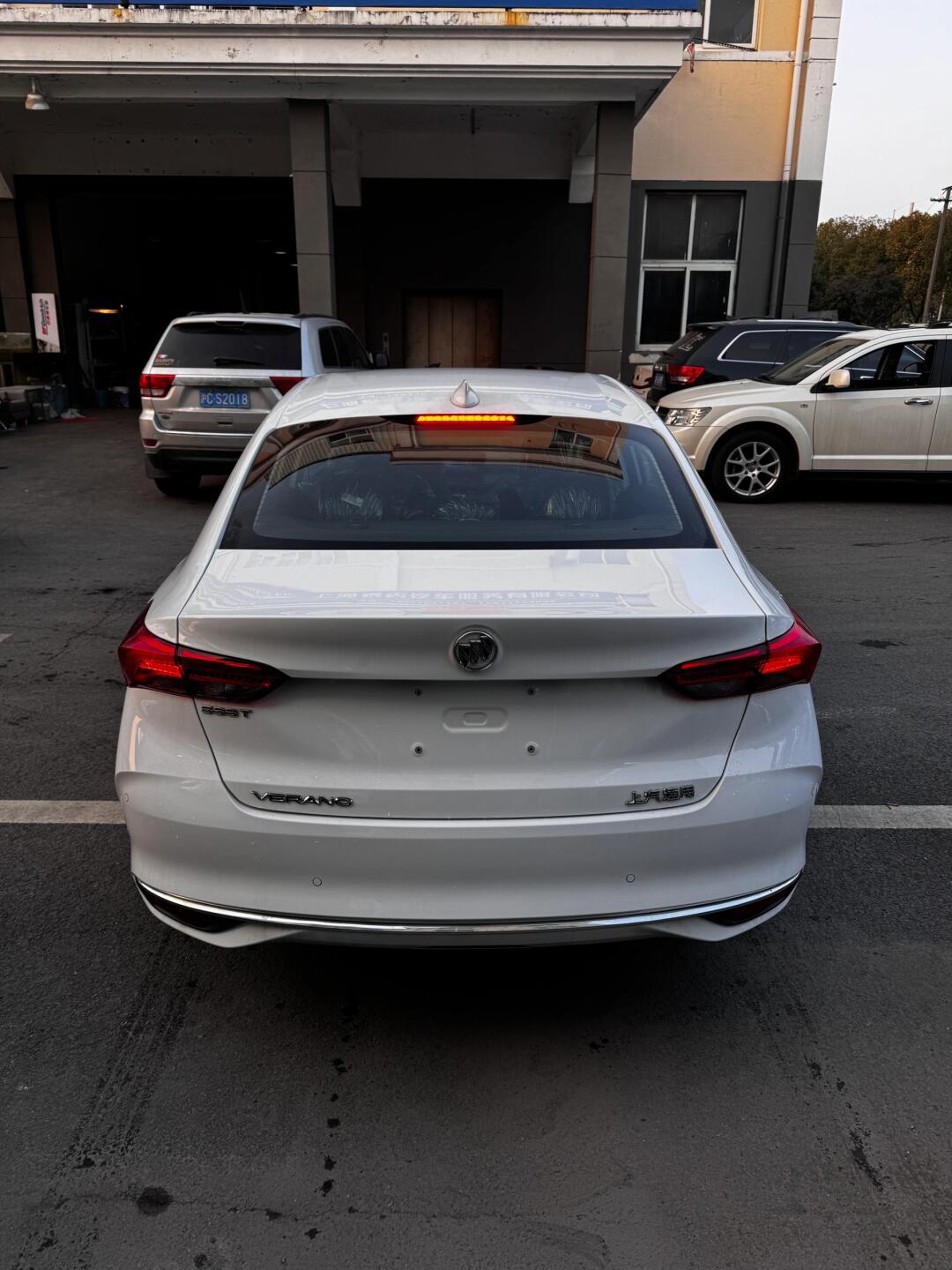 别克威朗乐享版裸车74900