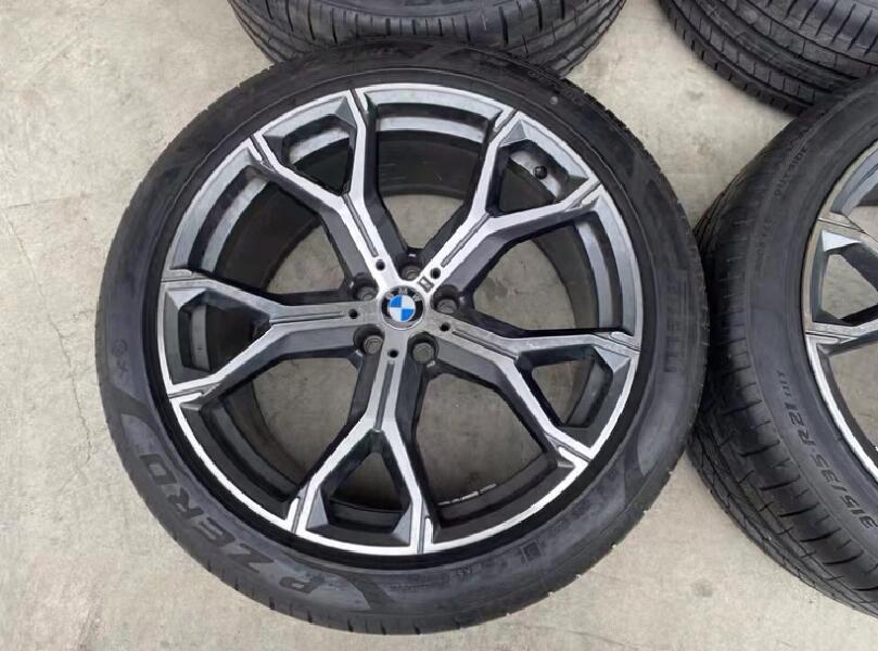 21寸宝马新款x5原厂轮毂带胎一套