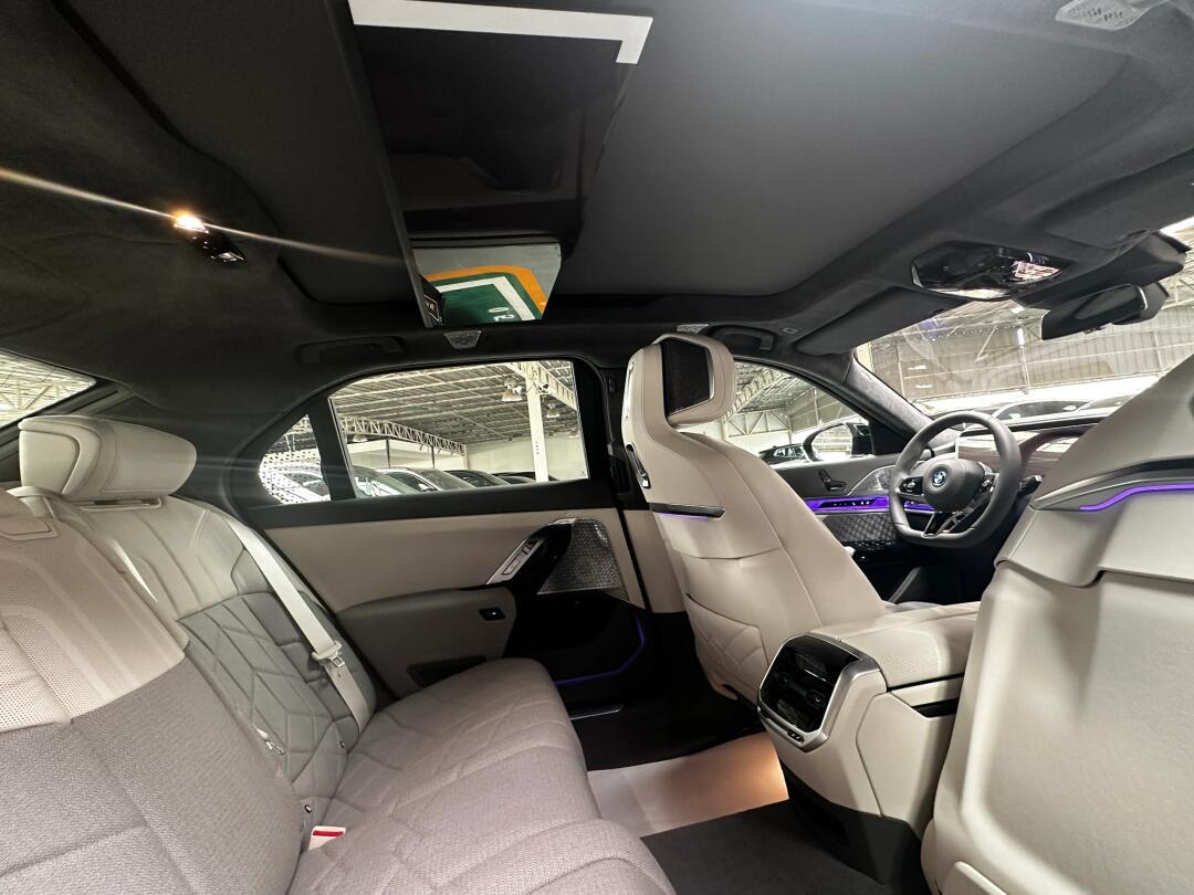 近200万的电车 宝马你是疯了吗_宝马i7社区_易车社区