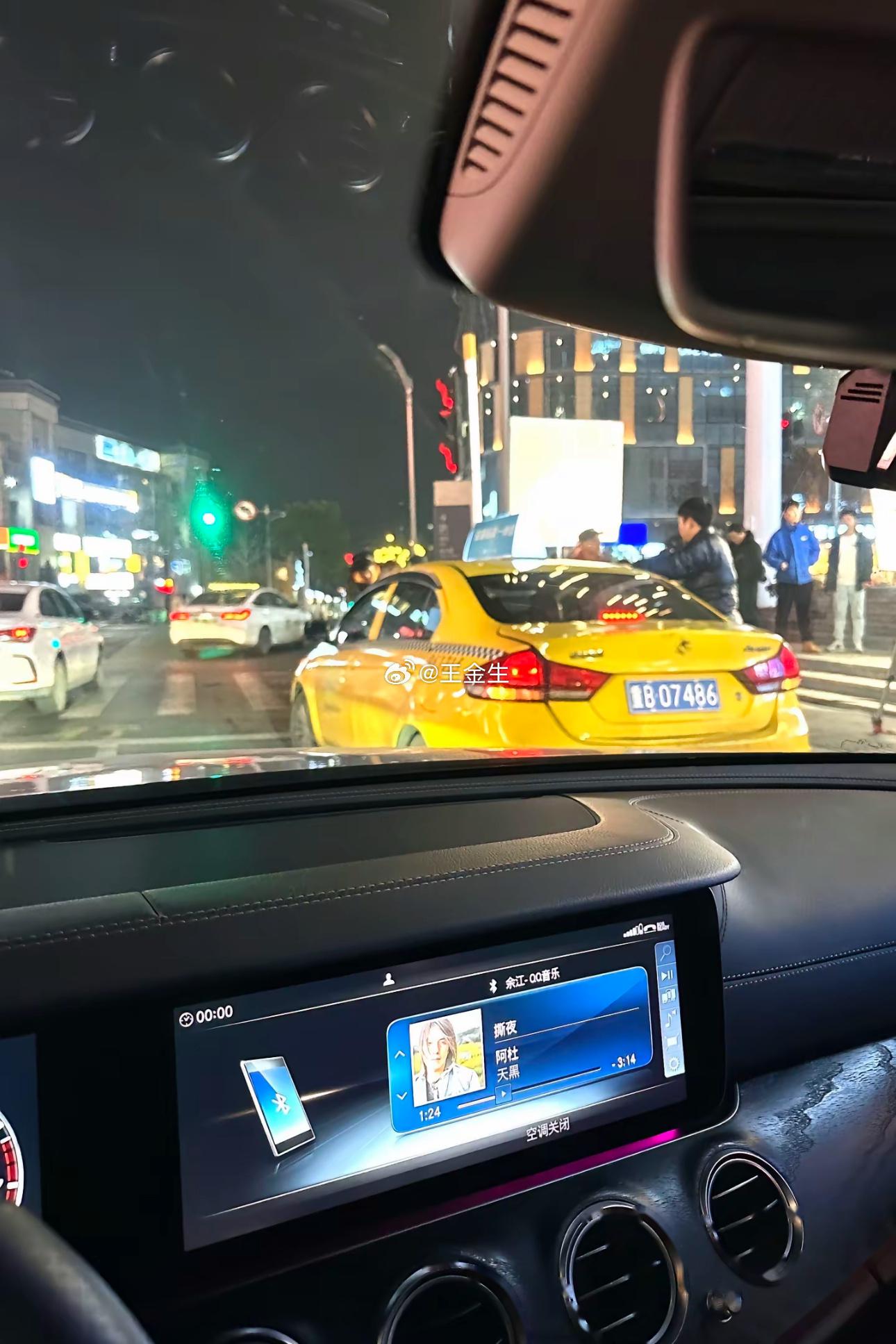 网友投稿:重b是哪个城市的车牌?