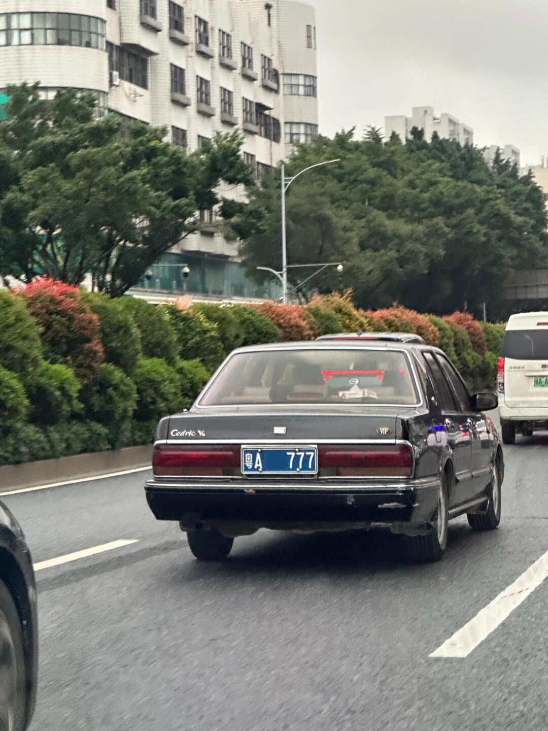 尼桑公爵王!粤a深蓝牌豹子号!_汽车杂谈社区_易车社区