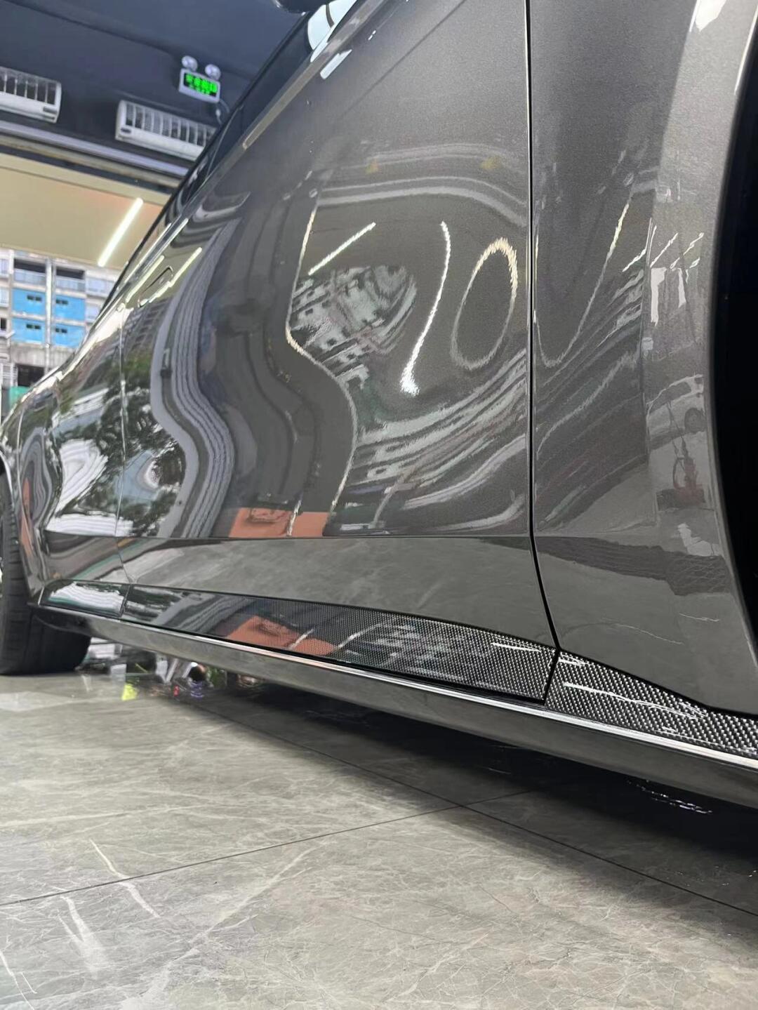 试试这款碳纤维汽车贴膜吧!" "揭秘碳纤维汽车贴膜:为何成为