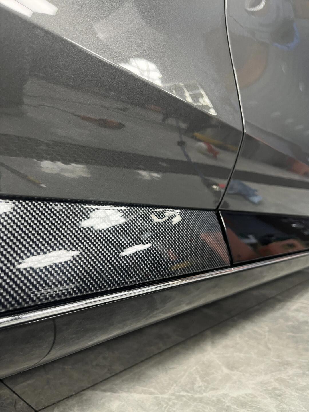 试试这款碳纤维汽车贴膜吧!" "揭秘碳纤维汽车贴膜:为何成为