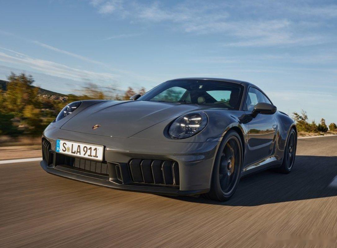 992.2,重点就是混合动力的911 carrera_保时捷911社区_易车社区