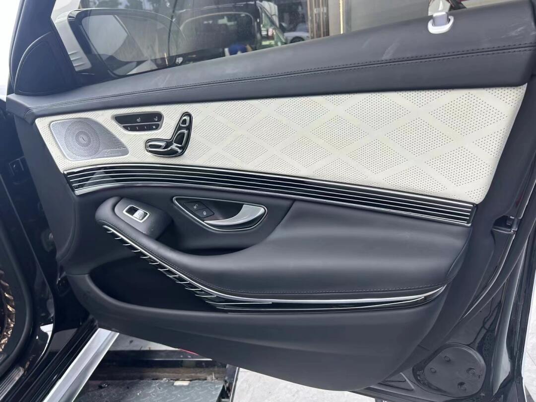 奔驰s350内饰定制 汉白玉系列案例