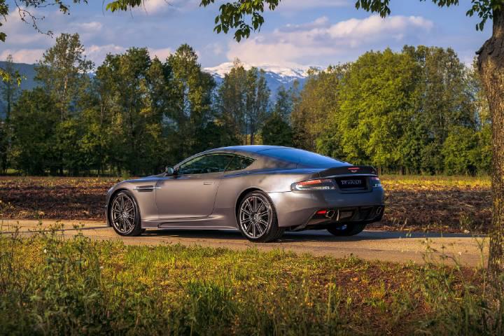 aston martin dbs 回顾一下这款设计非常完美的dbs,永远不会过时
