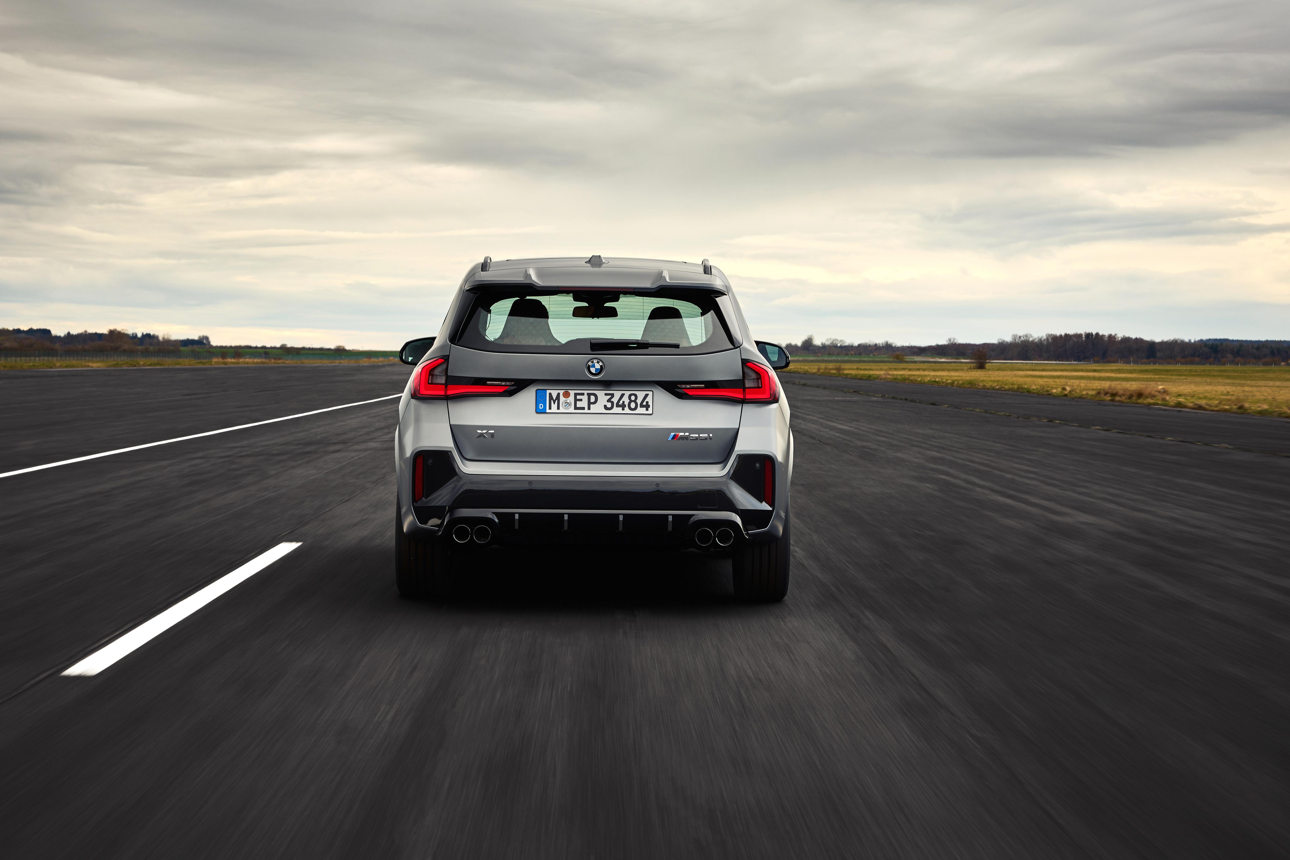 来一组进口版宝马x1 m35i美图,对比国产的m35li 看看.