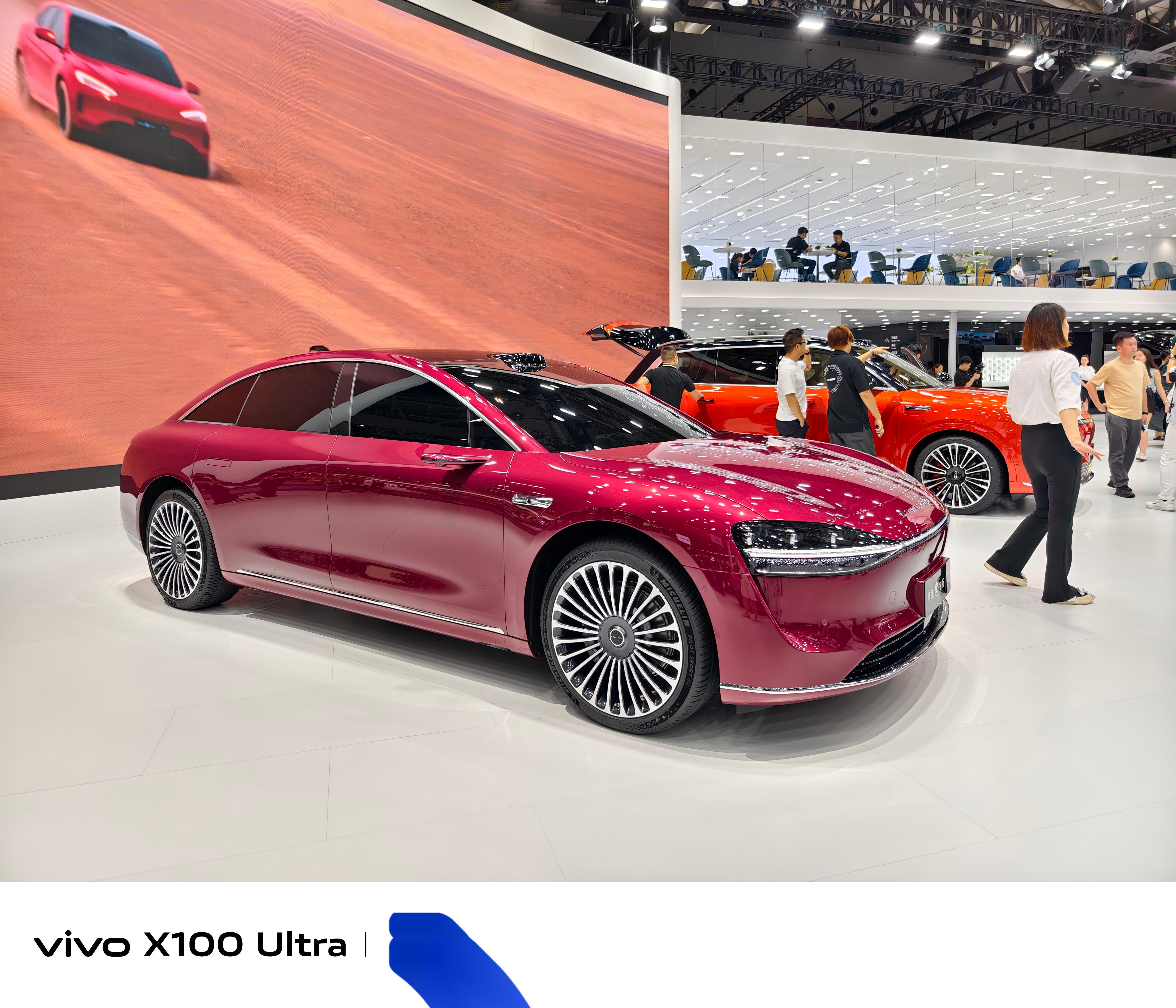 享界s9三色实拍 现场的问界m9瞬间就成了牛夫人