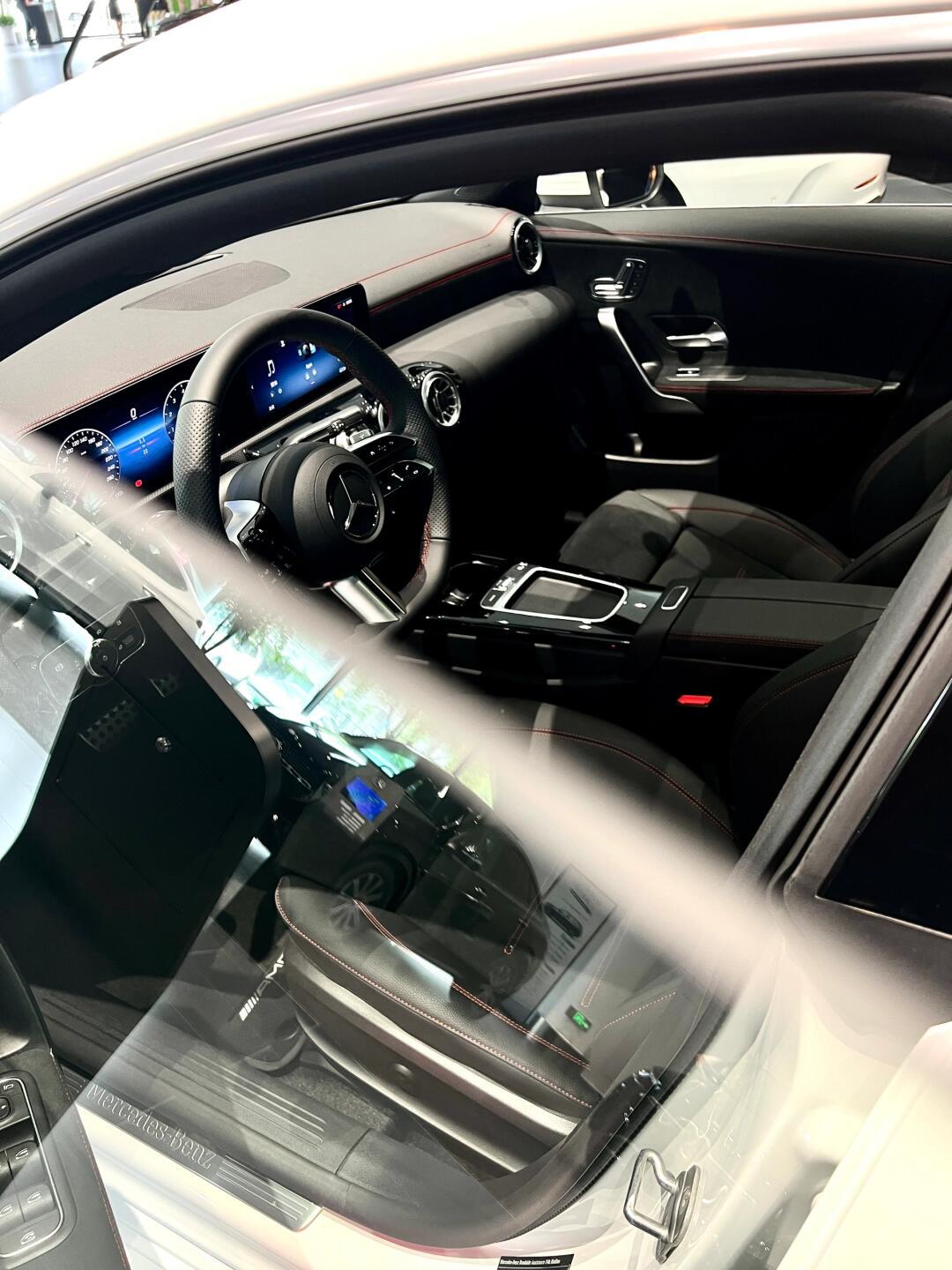 颜值十操控,这个价位30 的奔驰轿跑太顶了