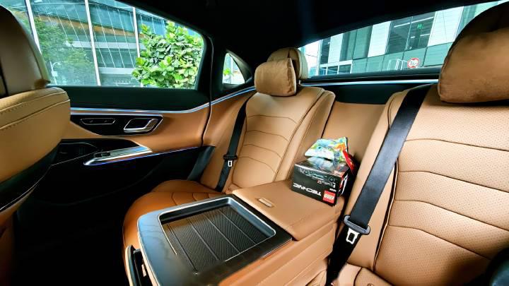 我手里的这台奔驰e350 el这几天一直在接待各位来深圳的媒体老师