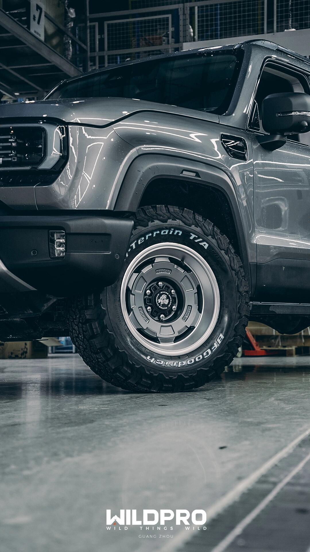 北京bj40升级雄鹿b506深渊之盾宽边复古轮毂