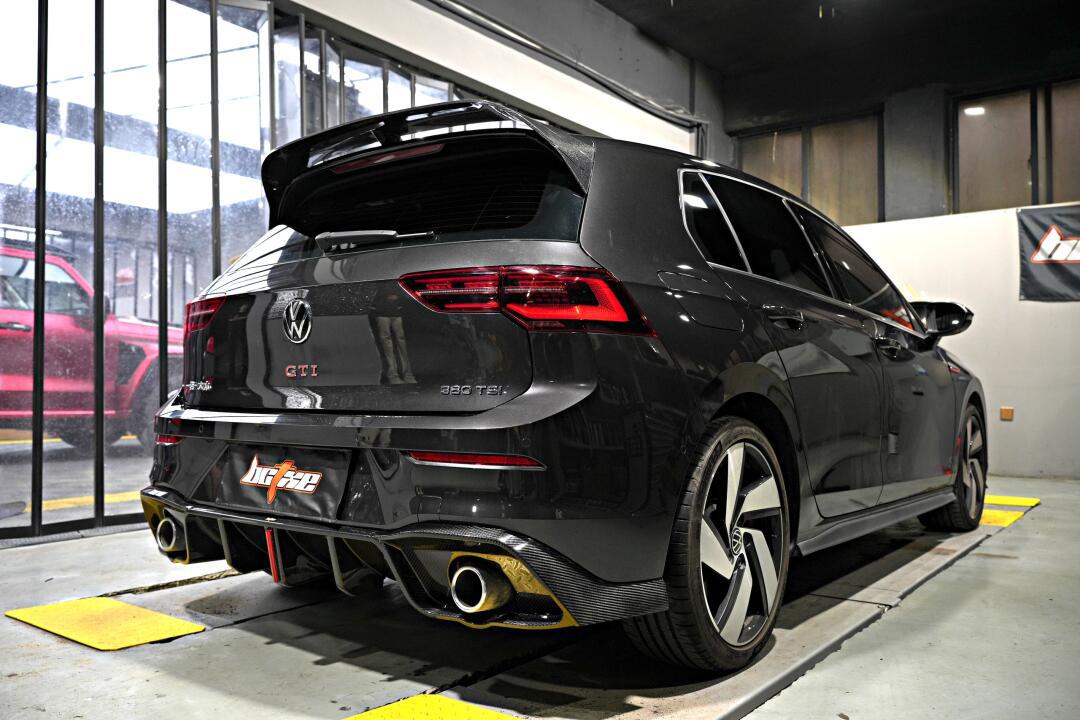 小钢炮高尔夫8代gti外观碳纤维套件加持