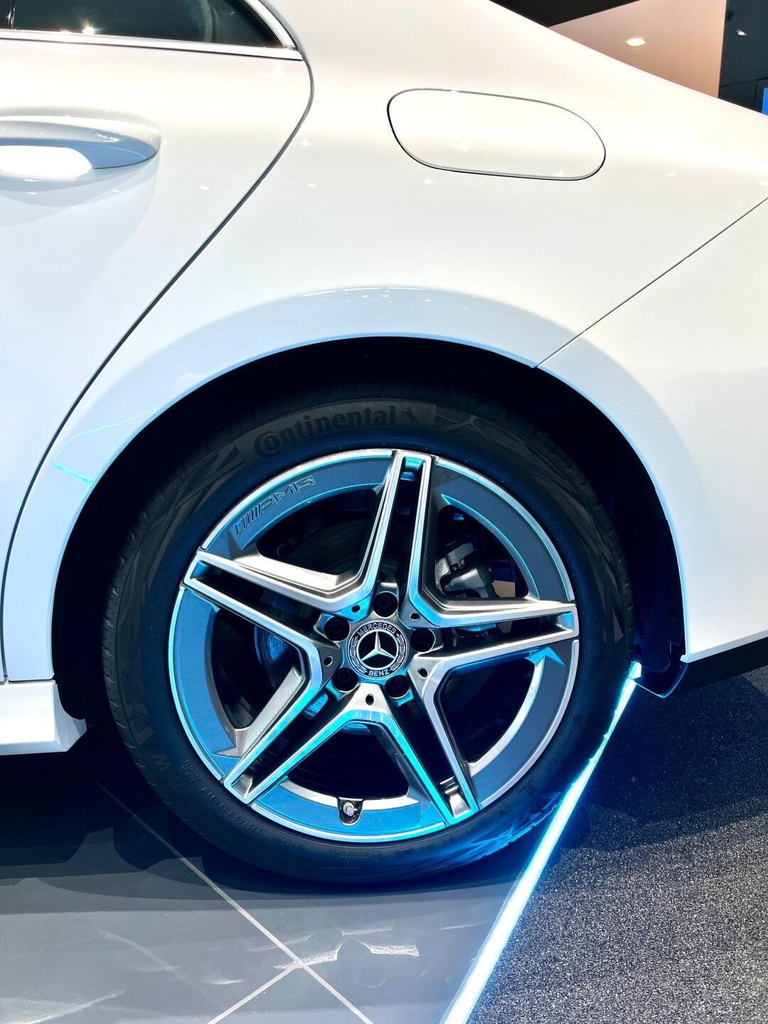 颜值十操控,这个价位30 的奔驰轿跑太顶了