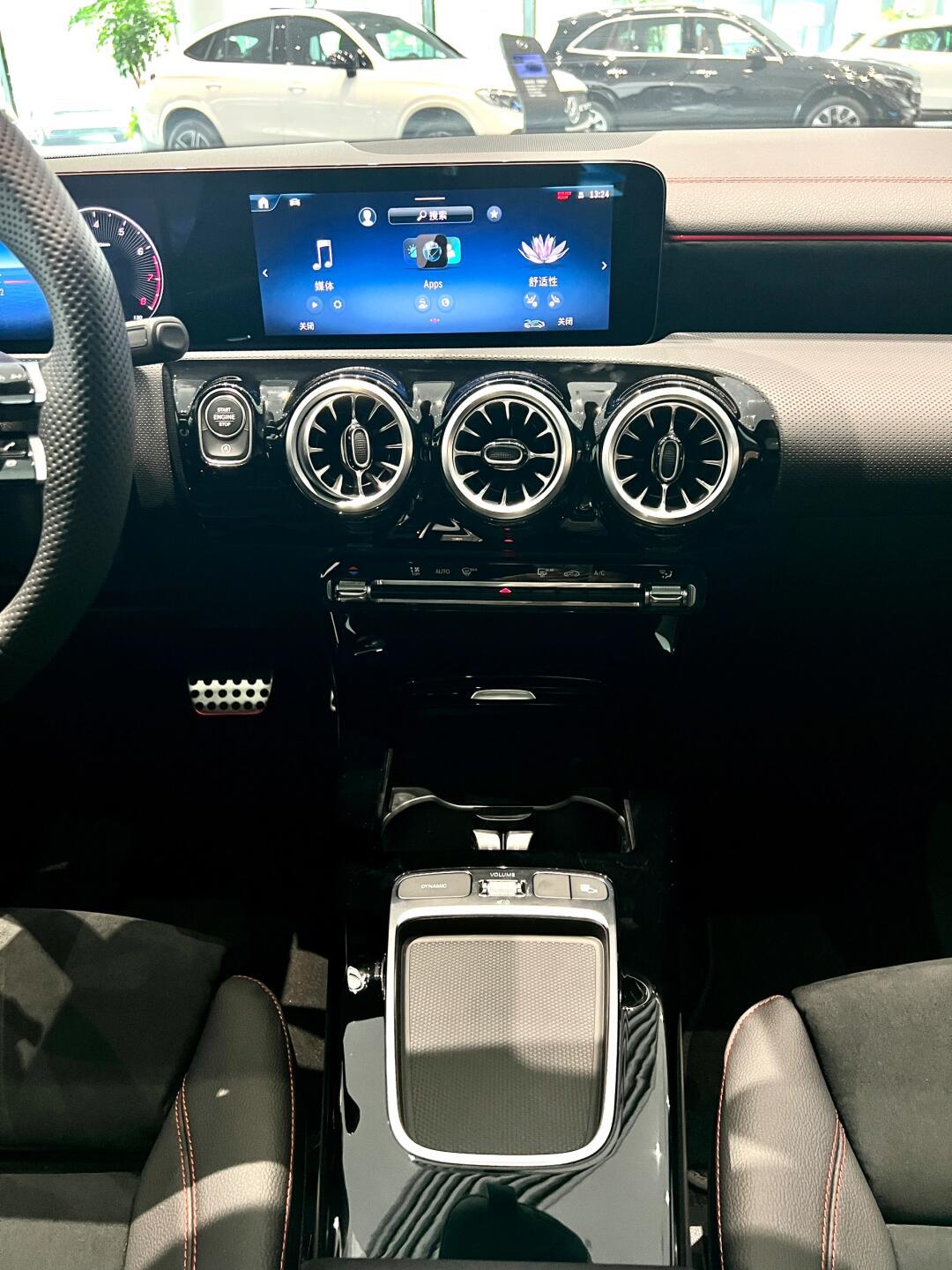 颜值十操控,这个价位30 的奔驰轿跑太顶了