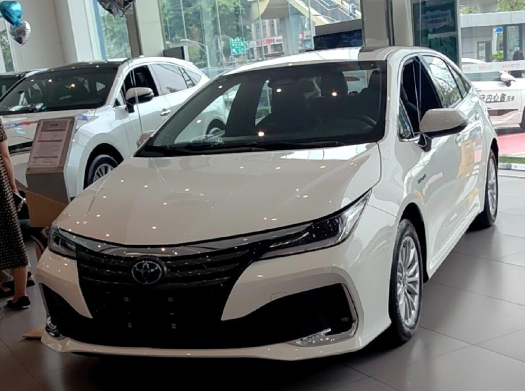 10万 买丰田a 级2.0双擎轿车值不值?