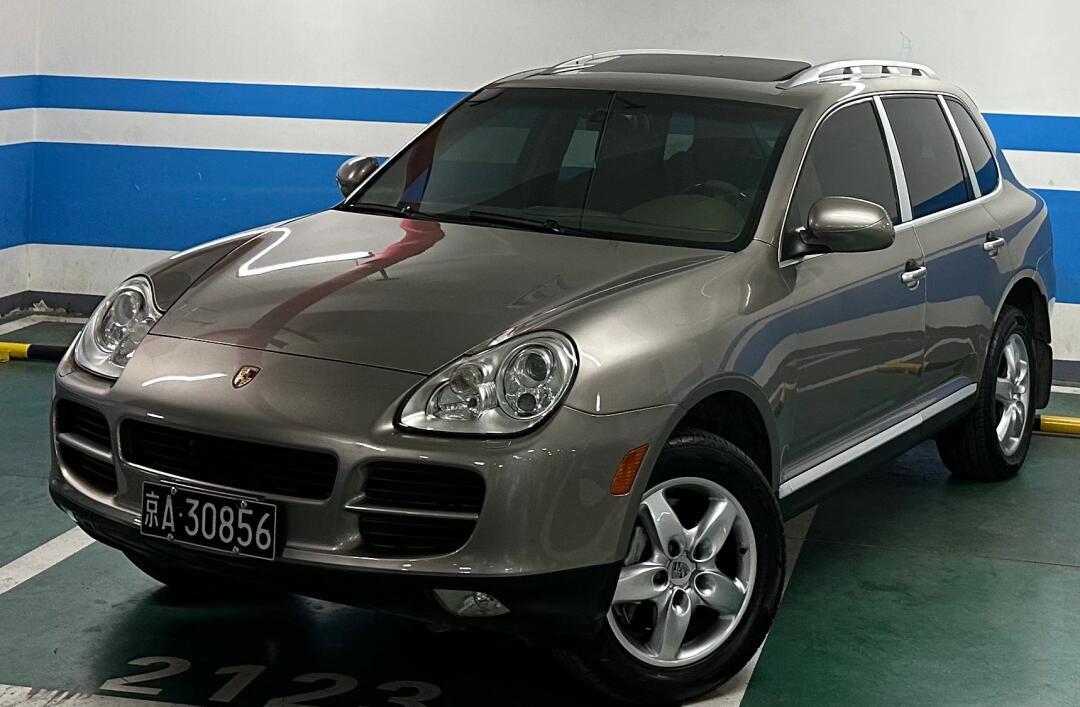 一代经典名车 保时捷 卡宴 955 v8