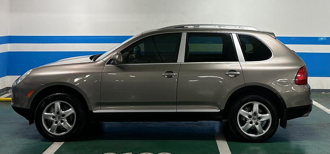 一代经典名车 保时捷 卡宴 955 v8