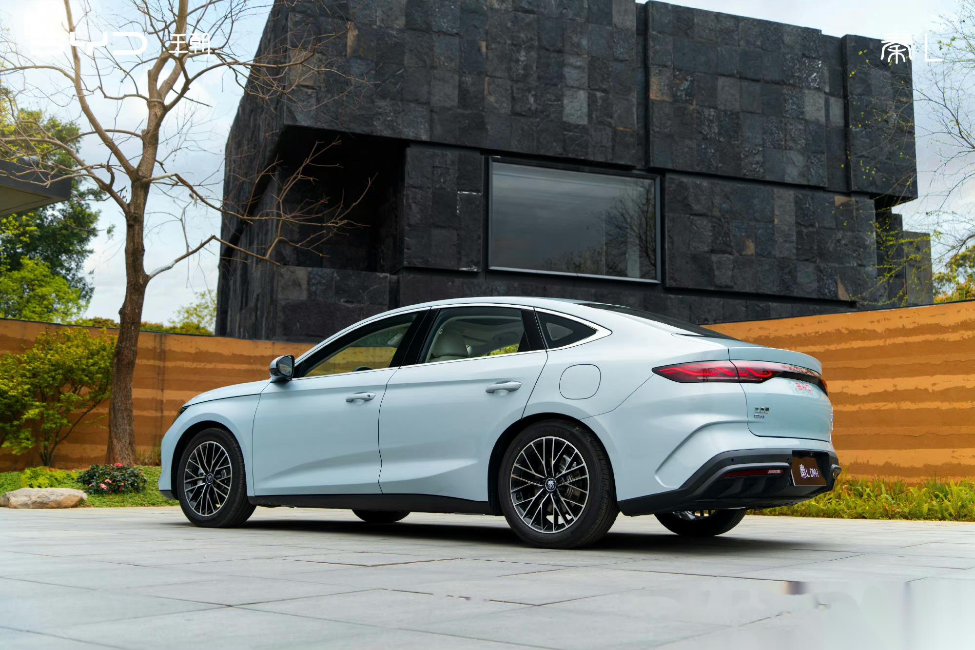 前段时间比亚迪在西安工厂发布的第五代dm混动技术及秦l,海豹06两款