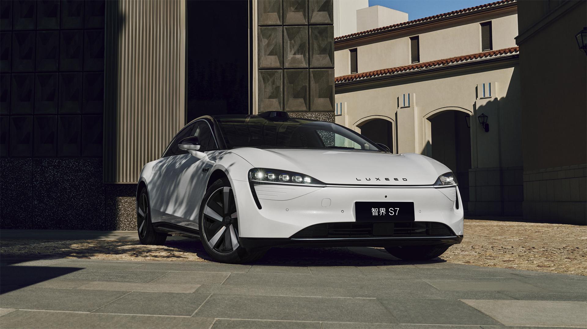 余承东最近透露,智界s7这款华为倾力打造的智能电动车型,女性用户比例