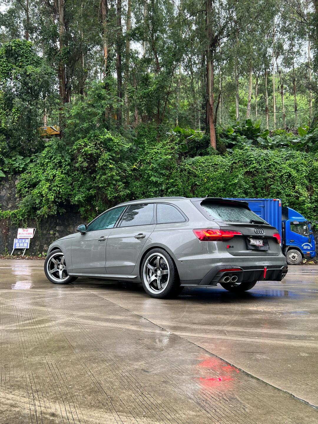 这样的轮毂和卡钳你喜欢么71奥迪s4旅行6015