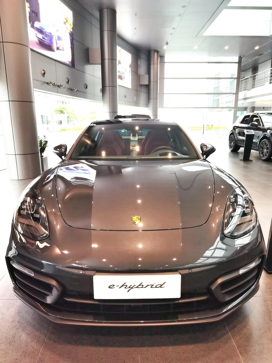 时尚 性能轿跑 panamera 4 e