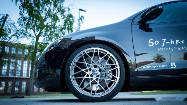 6代高尔夫原来也造过"r32"vr6测试车,兰博的轮毂,rs6的刹车,就是没