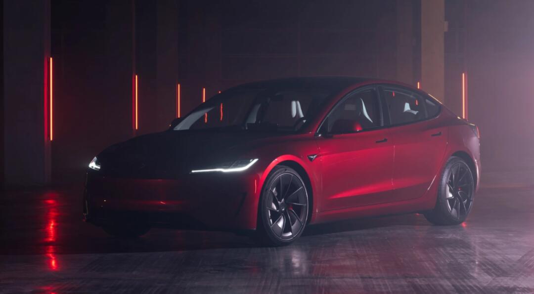 用势能再塑巅峰;特斯拉model 3高性能版