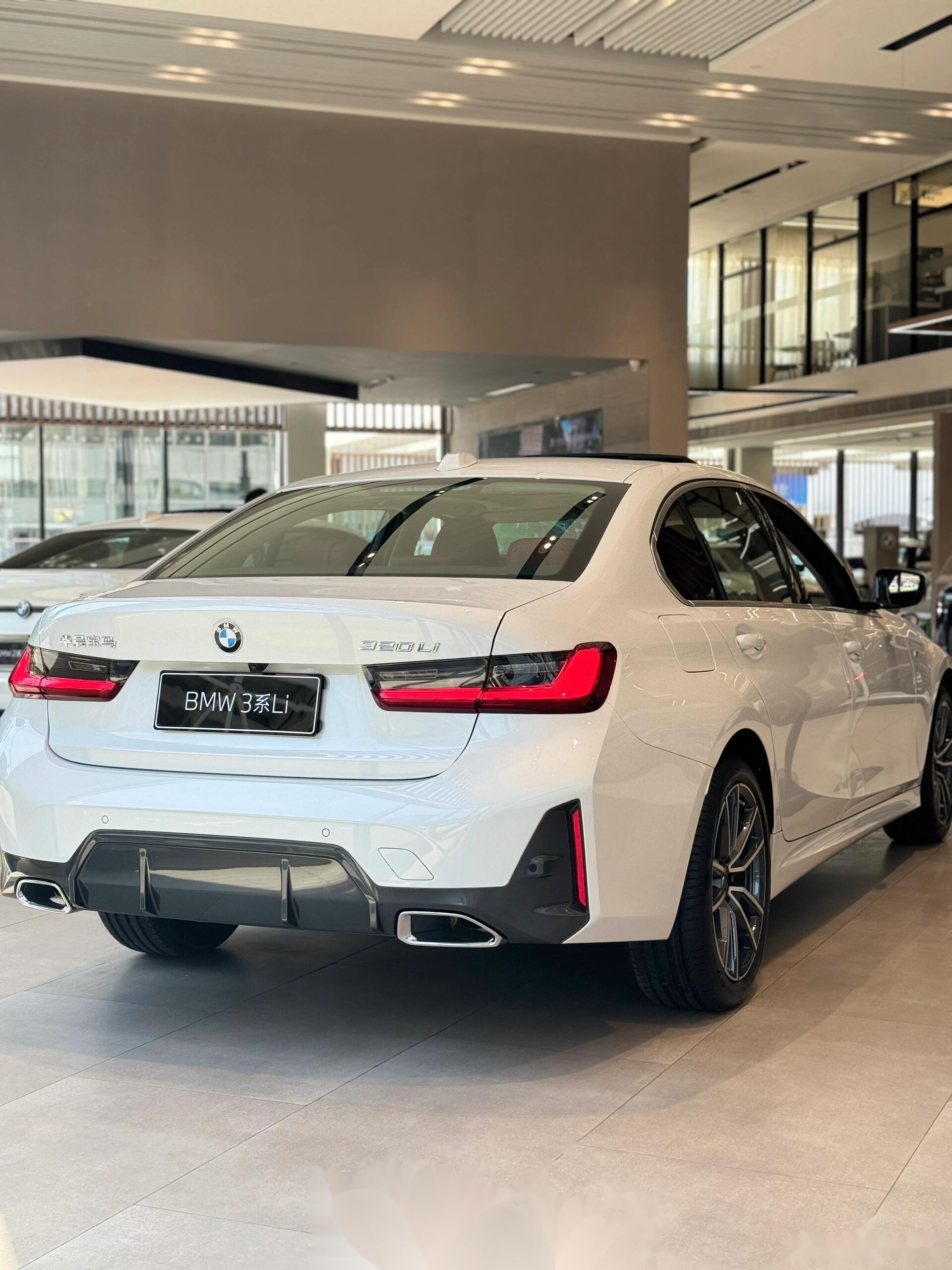 为什么这么多年轻人选择宝马3系?