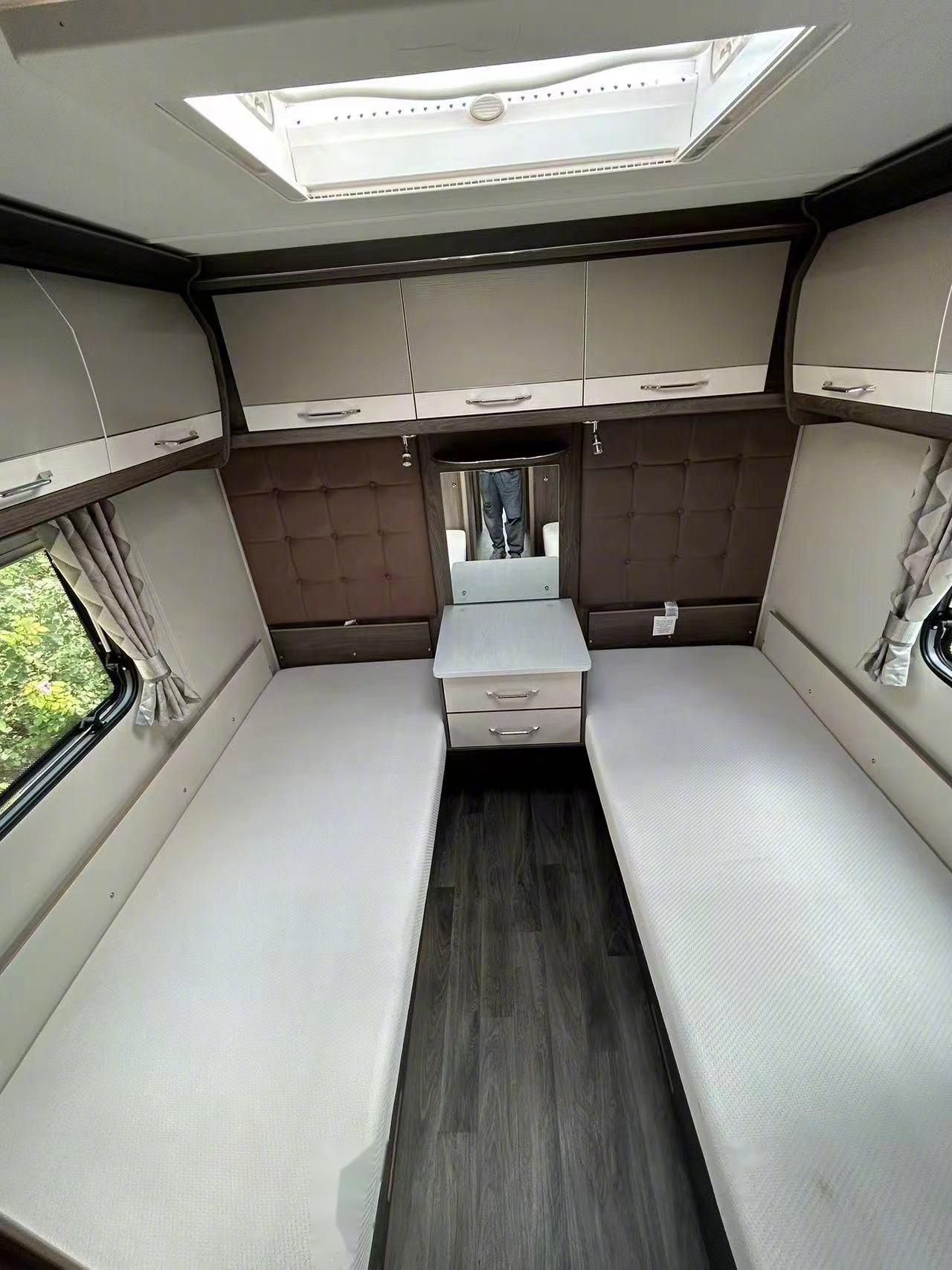 入了新的coachman的双轴拖挂房车.