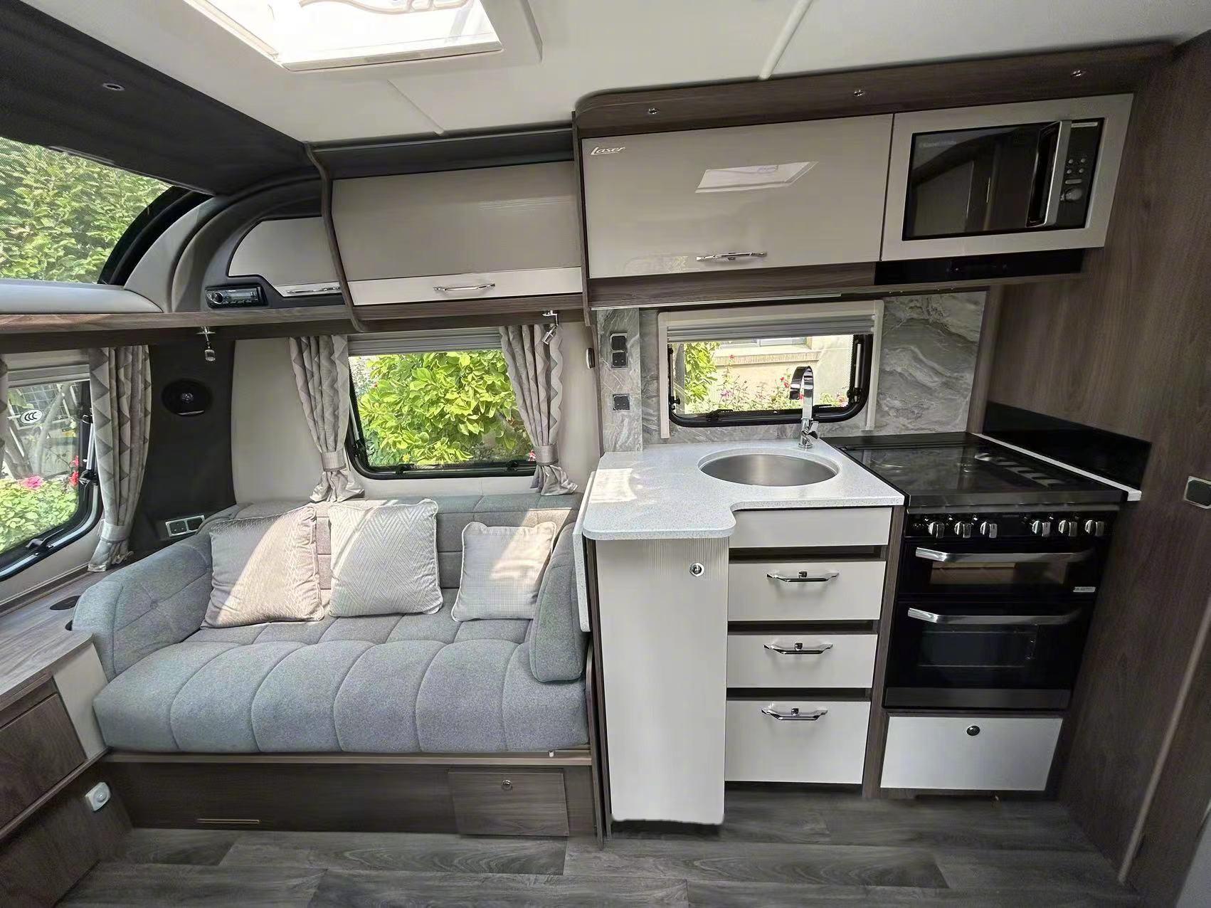 入了新的coachman的双轴拖挂房车.