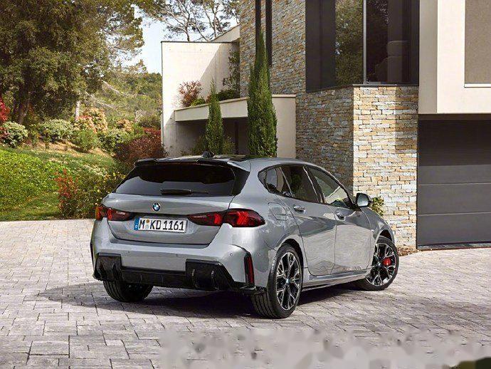 【全方位升级 全新一代宝马1系/m135官图】 近日,宝马正式发布了第