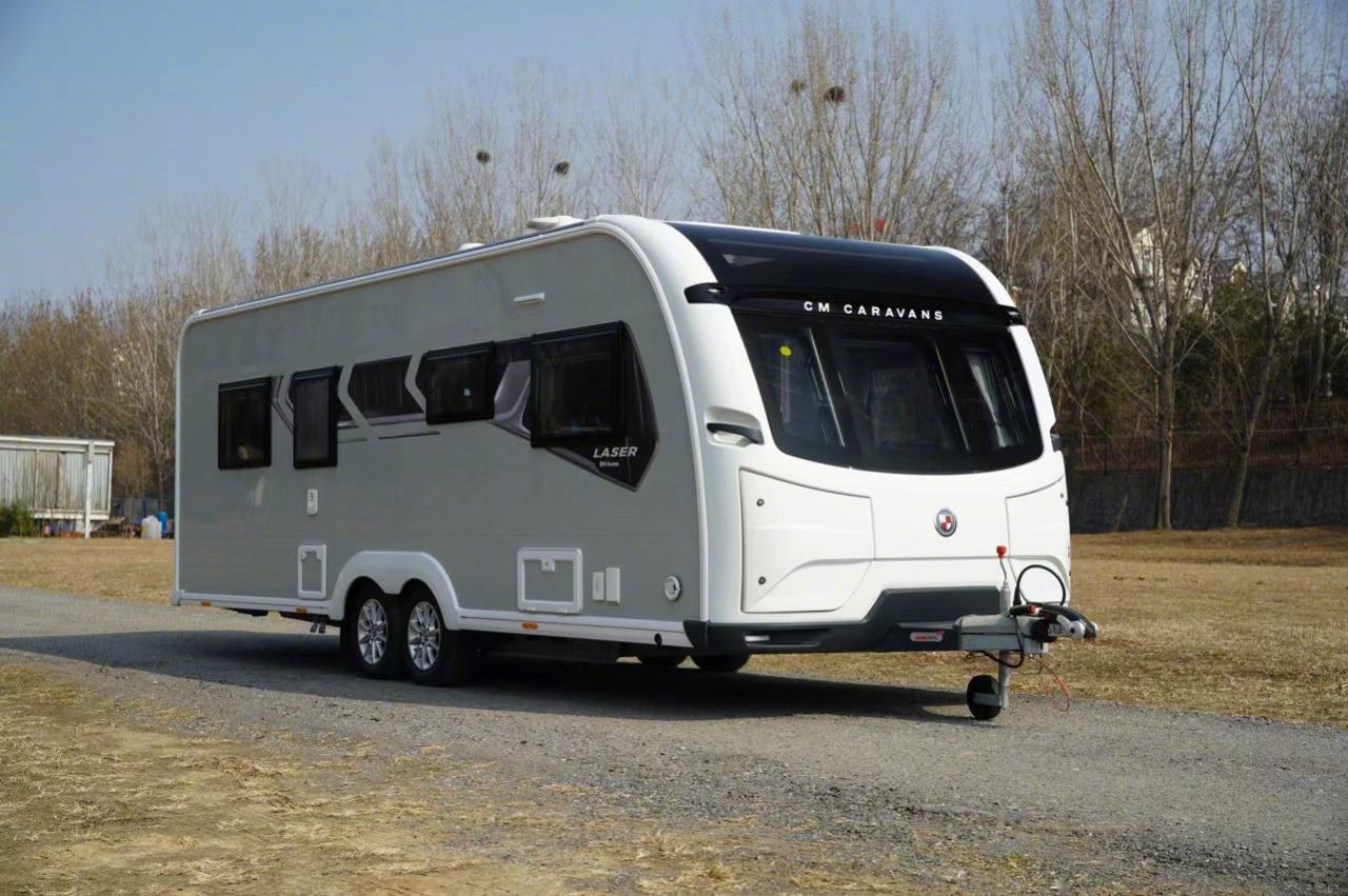 入了新的coachman的双轴拖挂房车.