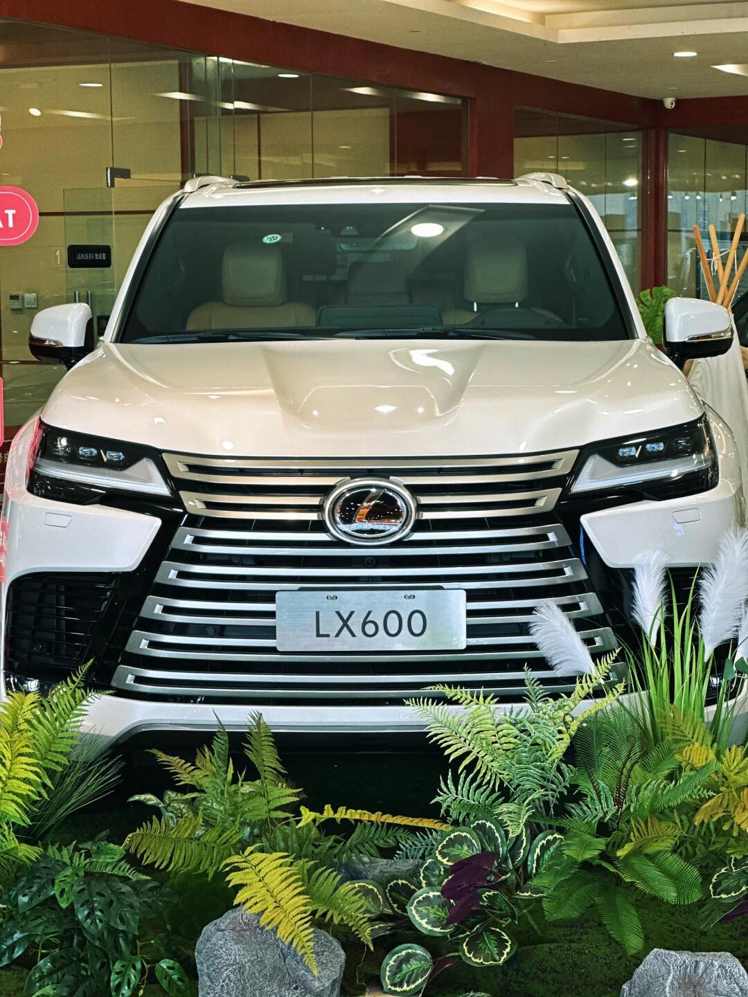 凌志lx600报价及图片图片