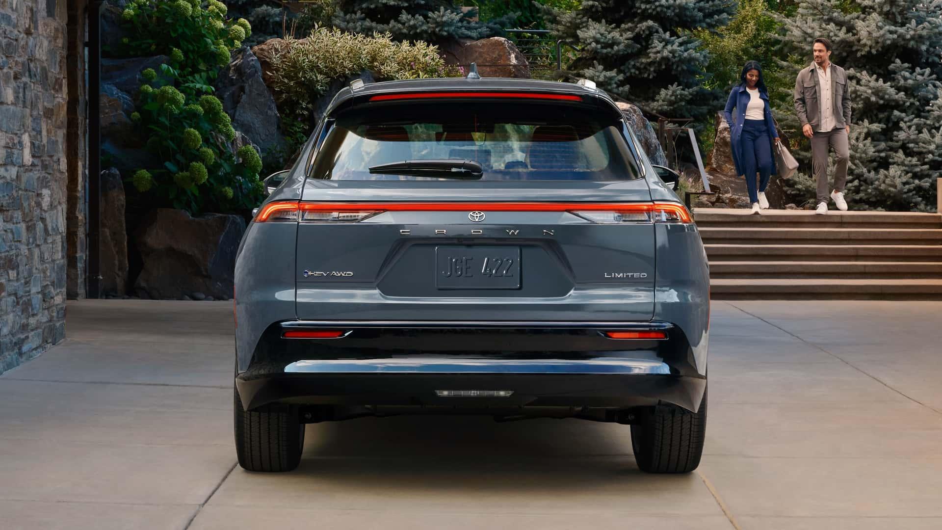 【us】crown signia是丰田新的高级混合动力suv.它用2.5升四缸混