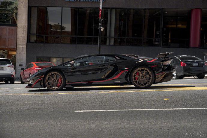 街拍兰博基尼aventador svj ,太漂亮了!