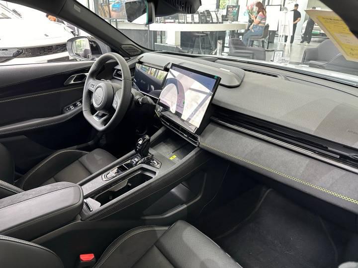 领克03这内饰设计是真不错,很有运动感.