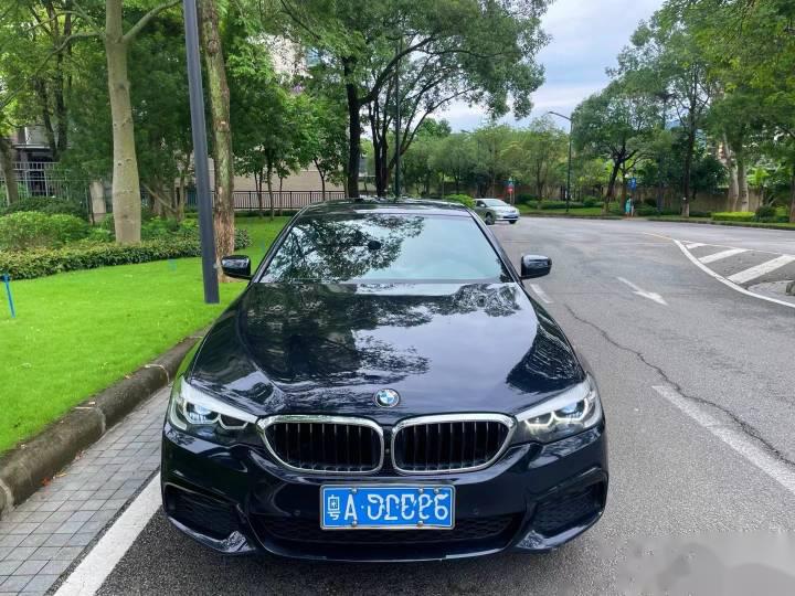 2019款改款宝马530li领先型m运动套装,一手車全車原版3个面喷漆,首登