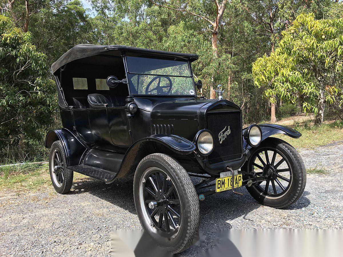 第一种真正普及的家用汽车:福特t型车(ford model t)1908 第一种