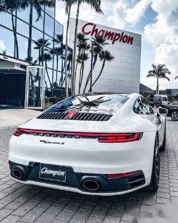 当前位置:>易车>社区>保时捷911社区>911carreras>360_450竖版 竖屏
