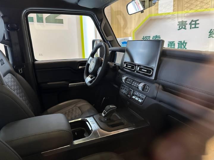 产品定义是越野e族辛华(玩e族的都喊他农民)他们一起干的,玩车的