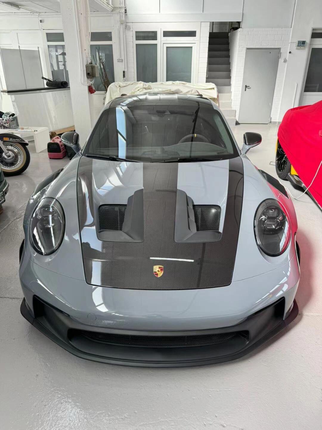 24款保时捷911 gt3 rs 4.0 北极灰/黑75 车型信息: 型号:911