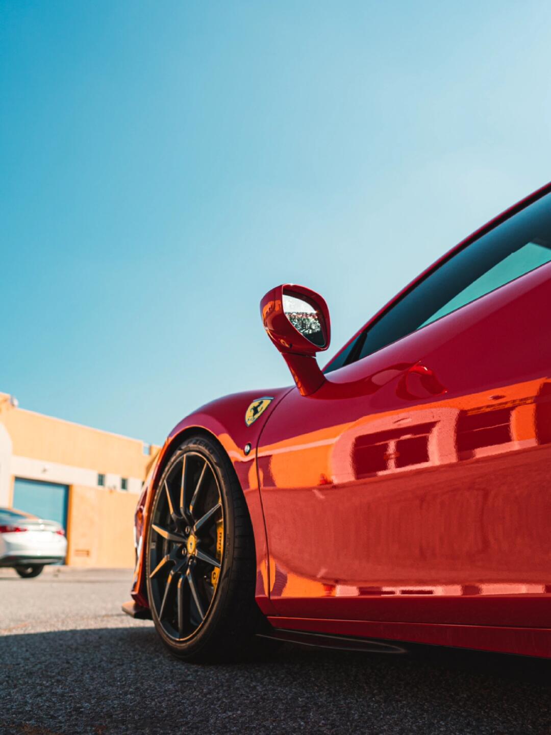 07红色跑车像是带着神秘_有钱人的社区_易车社区