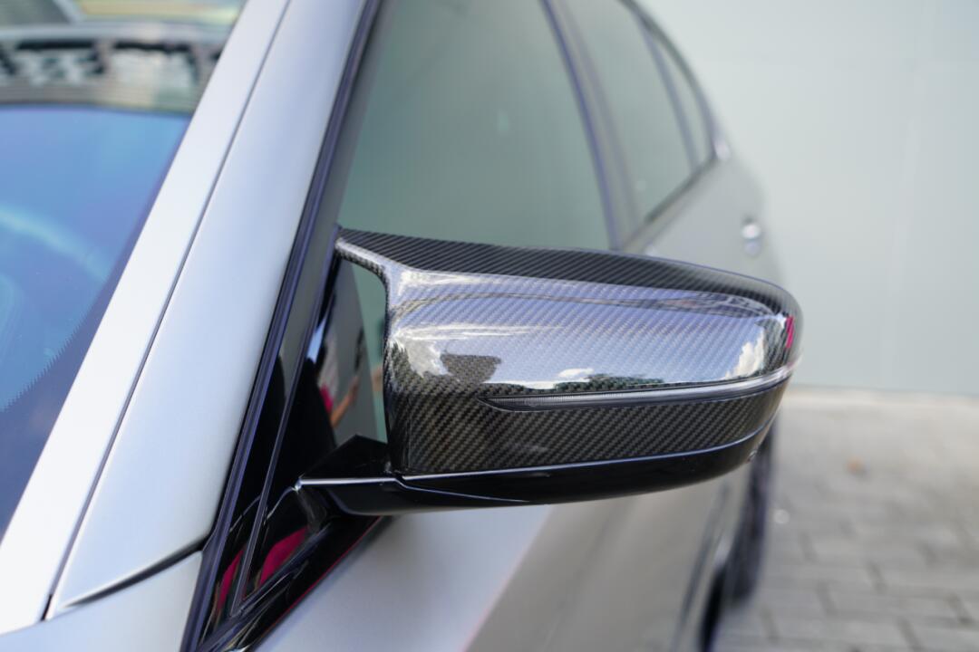 宝马5系改装碳纤维外观件,性能与美学并重