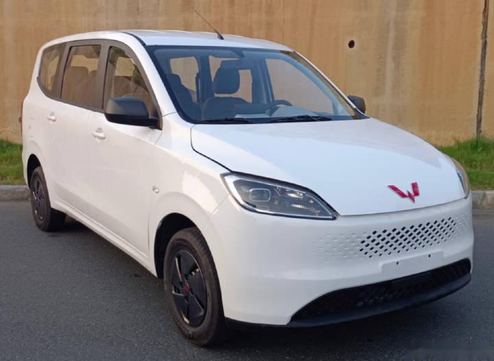 【384期工信部车展】五菱宏光,这是燃油版.