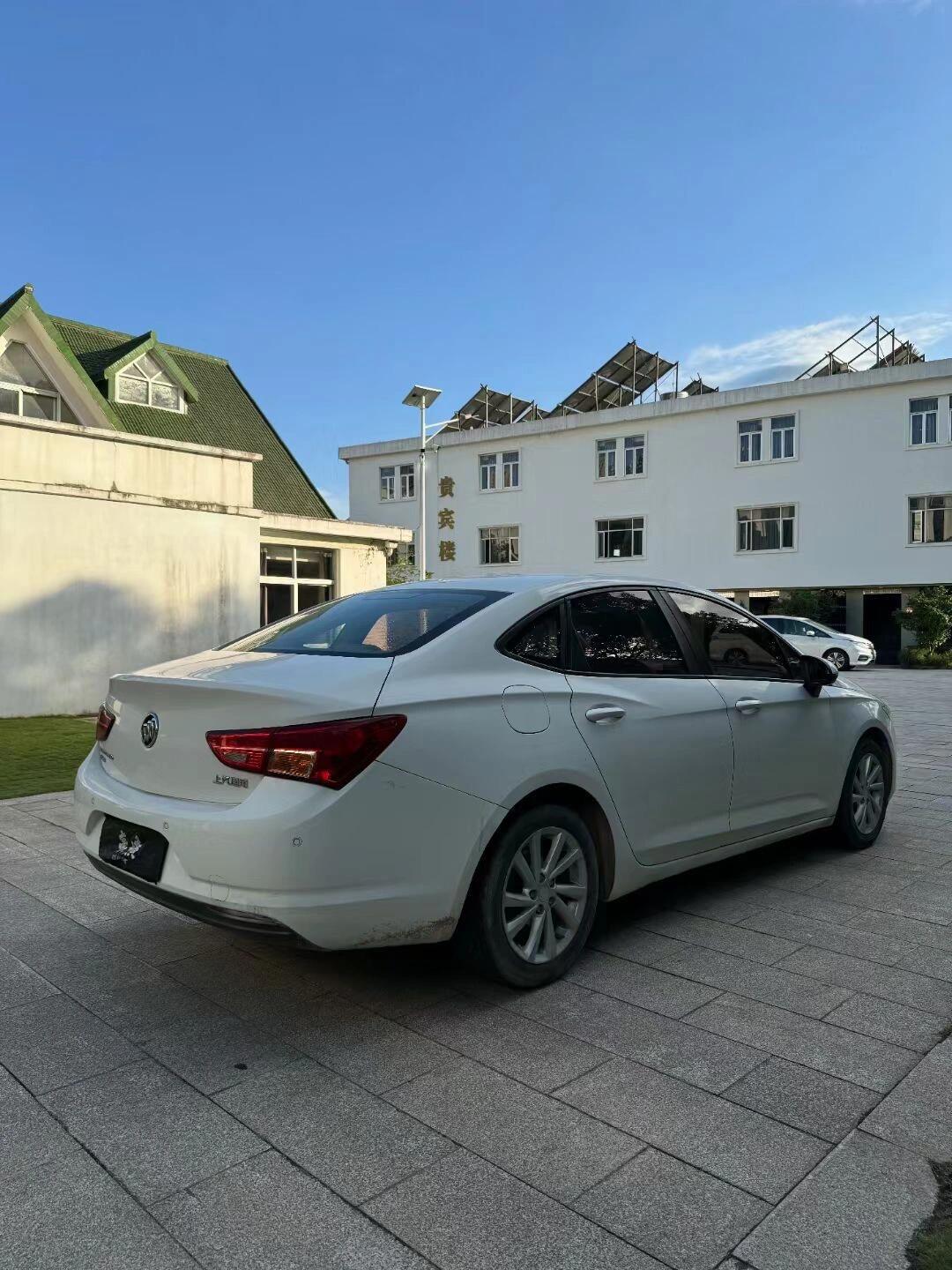 2017年5月别克威朗,四缸发动机 1.5自动 卖3.xx90首付1500