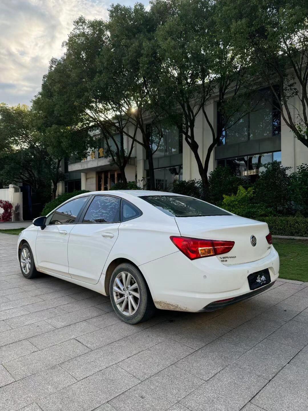 2017年5月别克威朗,四缸发动机 1.5自动 卖3.xx90首付1500