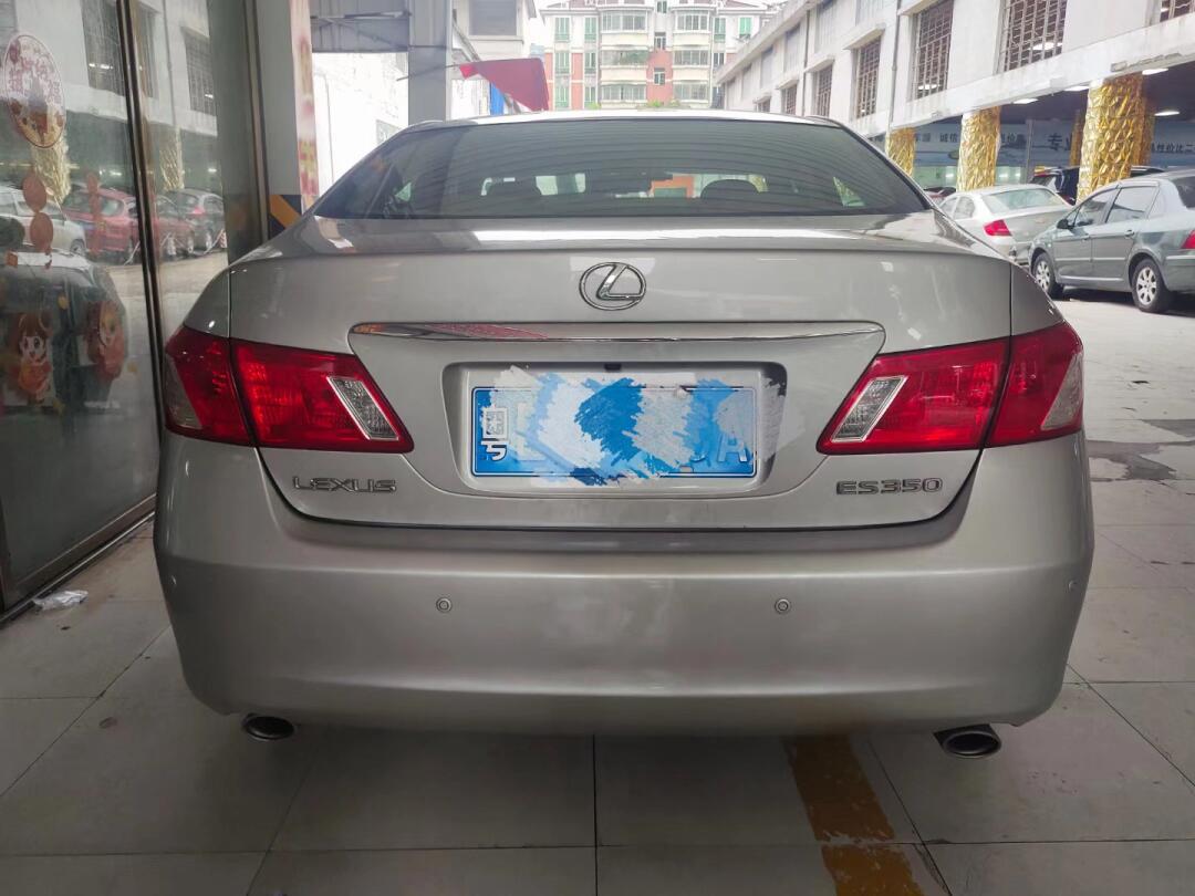 刚刚收回,08年雷克萨斯es350豪华版,3.5l排量,v6发动机,自动挡,当年