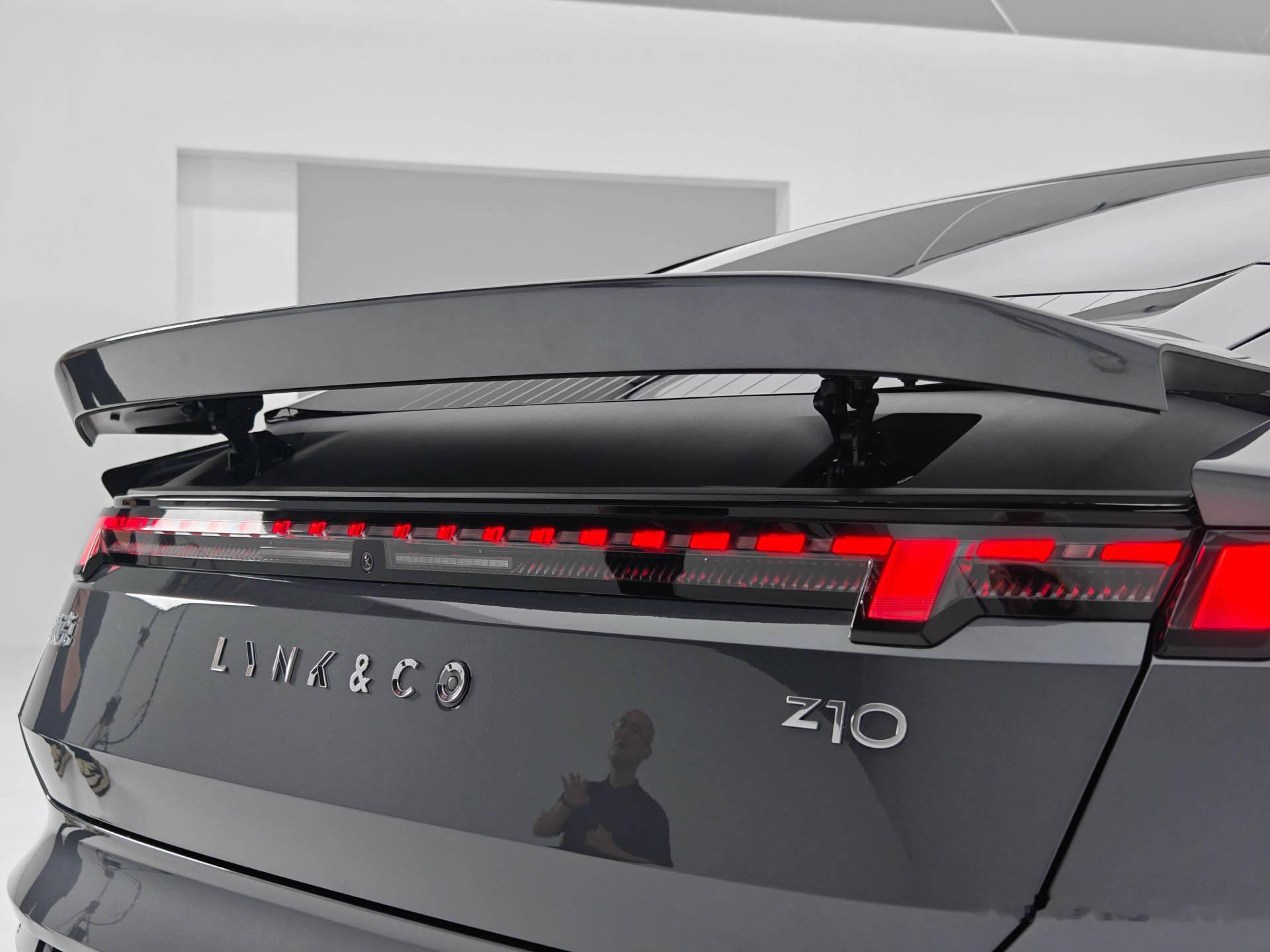 领克 zero 也就是 z10 正式发布了,最近一段时间也持续输出了一些关于